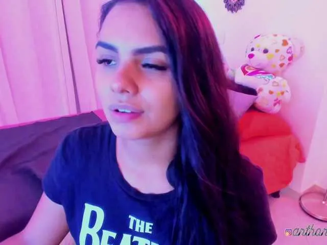 Live sex webcam photo for anthonellahil #251460212