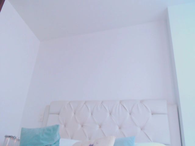 Live sex webcam photo for AliceFOX_ #253152478