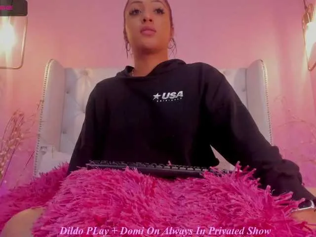 Live sex webcam photo for AnnyBee #256552068