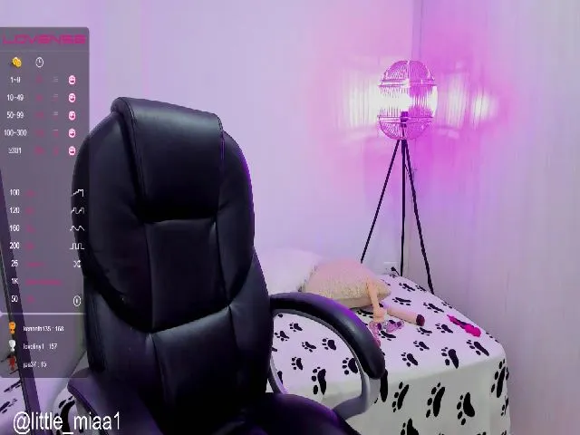 Live sex webcam photo for Little_Miaa1 #254385374