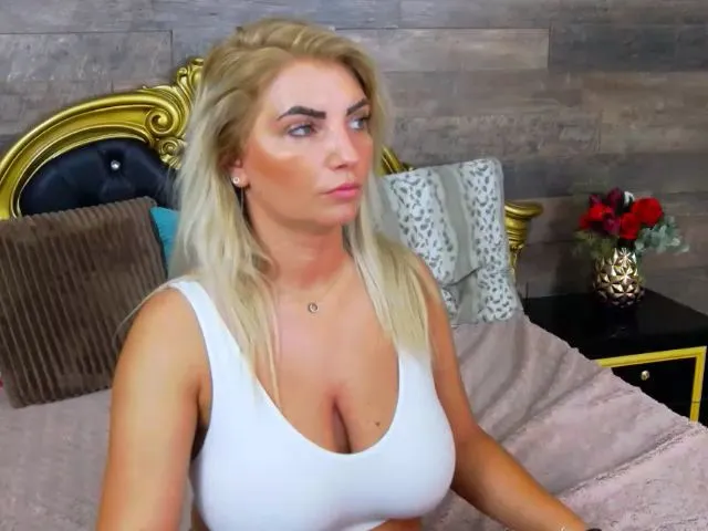 Live sex webcam photo for KendraTess #254042780