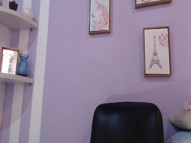 Live sex webcam photo for STORMY_FOXX #255549037