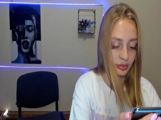 Live sex webcam photo for PolliMilk #255261844