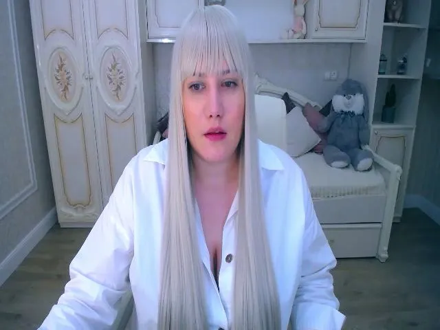 Live sex webcam photo for VeritableGirl #253114711