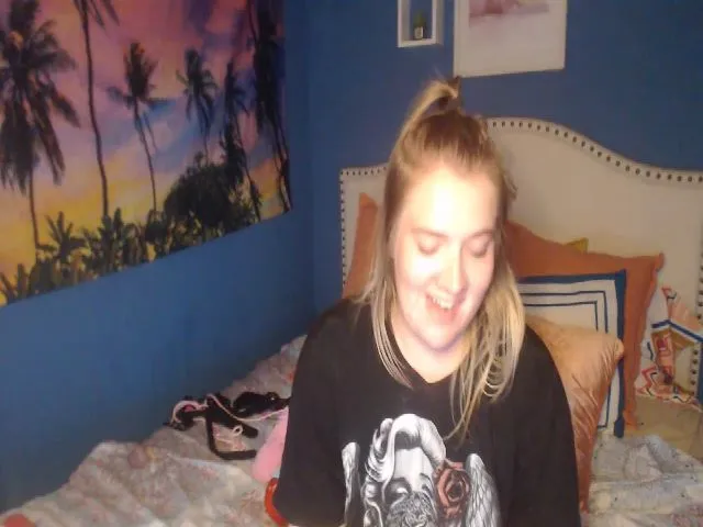 Live sex webcam photo for SnowWhiteXxxx #255229453