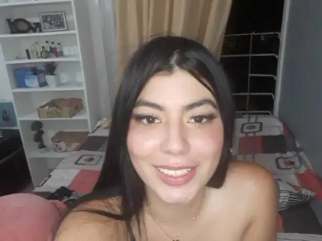 Live sex webcam photo for BellaStarx #240980709