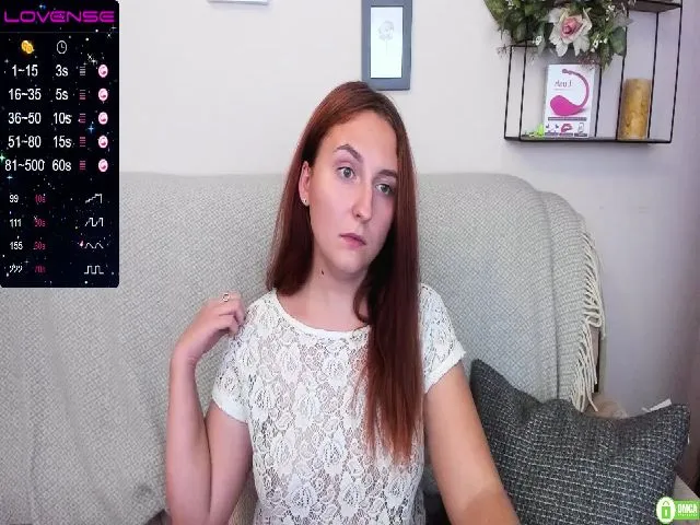 Live sex webcam photo for FoxyDarkX #258827785