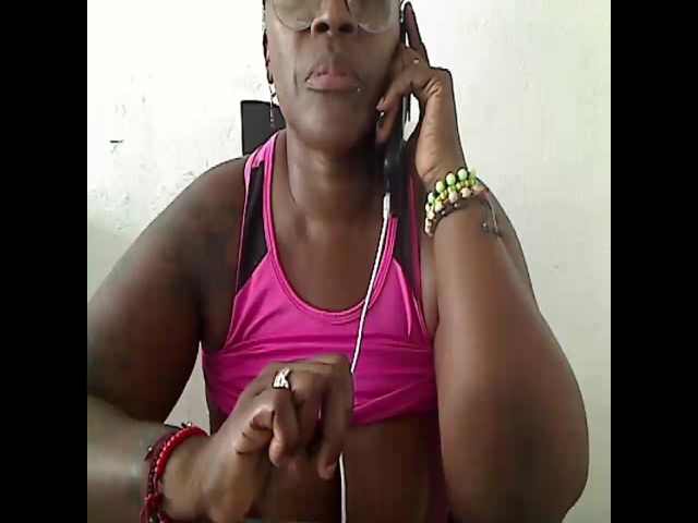 Live sex webcam photo for Assbigxhot9 #256031656