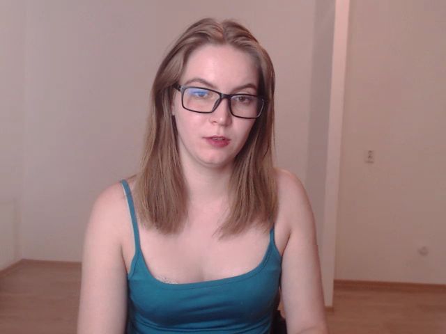 Live sex webcam photo for ALESSA_MOON #253218757