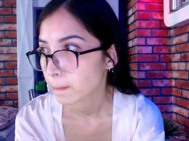 Live sex webcam photo for ShowMGO #250940354