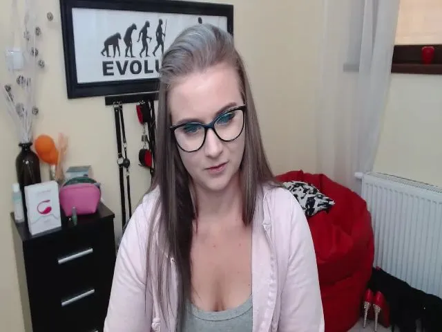 Live sex webcam photo for DREAMxLisa #263610427