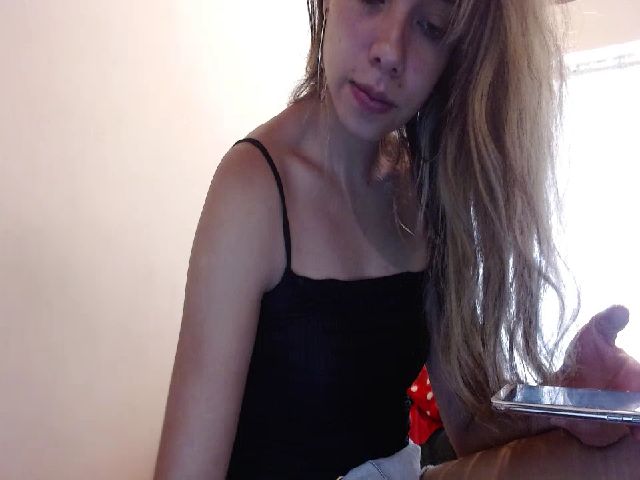 Live sex webcam photo for LaraSmiith_ #253094111