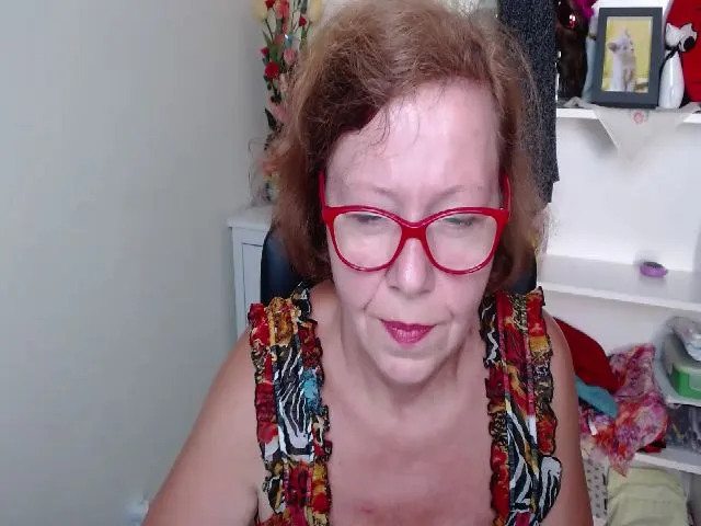 Live sex webcam photo for Adele_69 #264922726