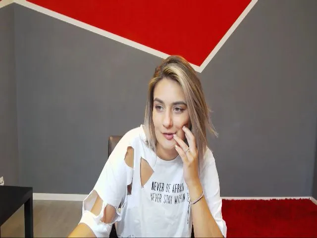 Live sex webcam photo for SecretAmber #253135839