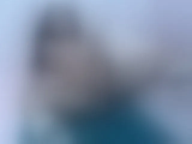 Live sex webcam photo for Angeluxxx #240936467