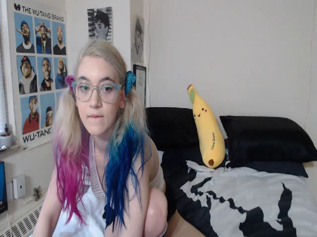 Live sex webcam photo for AnnaTame #258380370