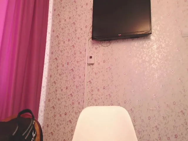 Live sex webcam photo for Arianaskysexx #260435955