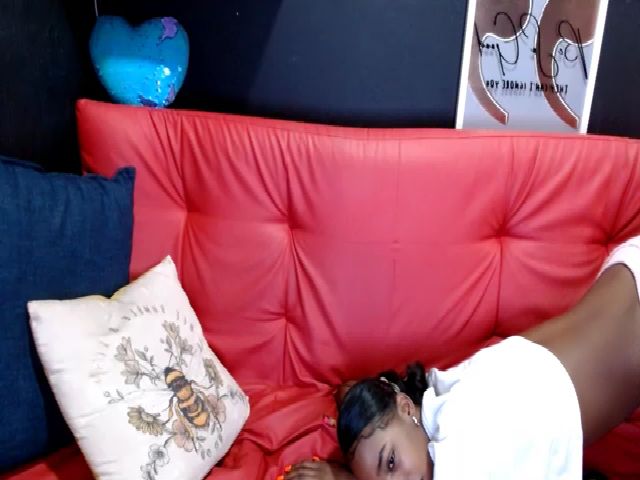 Live sex webcam photo for Ebonyindian69 #264636556