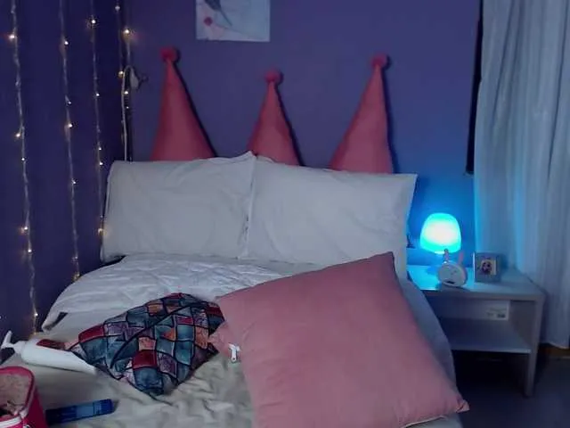 Live sex webcam photo for chiararios #241161261