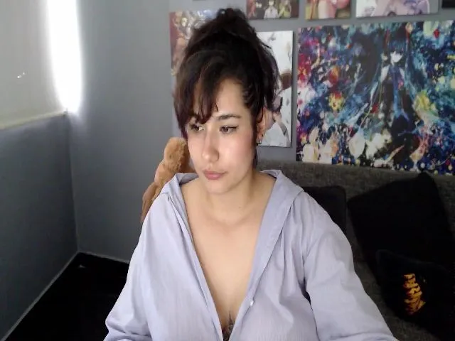 Live sex webcam photo for Jade_leon_ #261564202