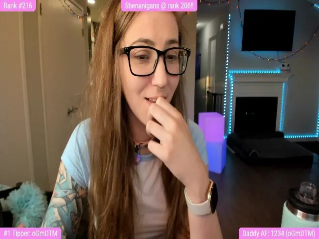 Live sex webcam photo for TheSharkQueen #260371031