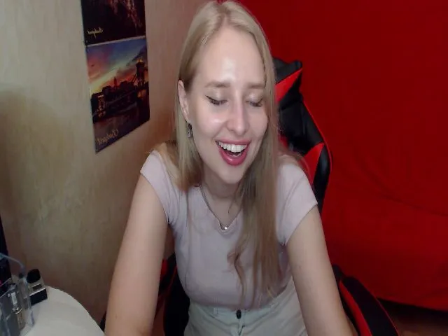 Live sex webcam photo for JessyGinger #265610410