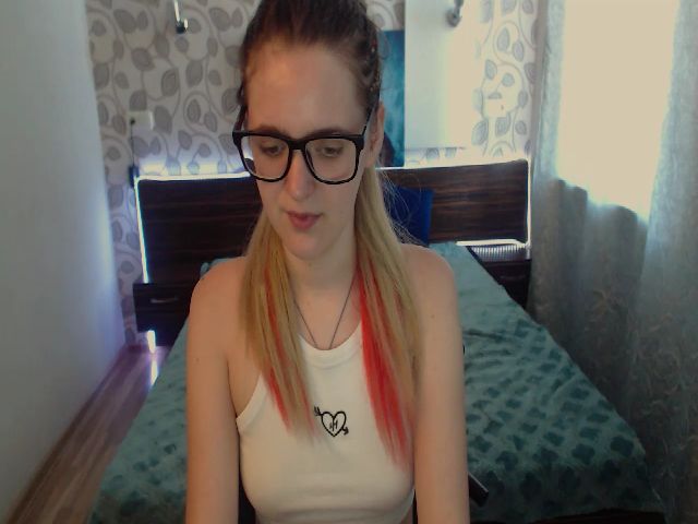 Live sex webcam photo for Ella_Hudson #254042473