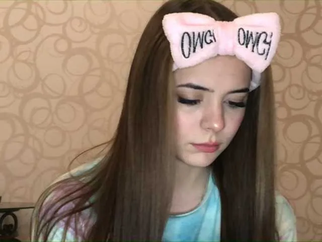 Live sex webcam photo for Roxanne2021 #241093274