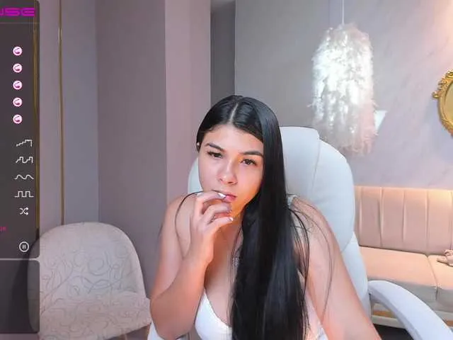 Live sex webcam photo for ChelseaMills #247474995