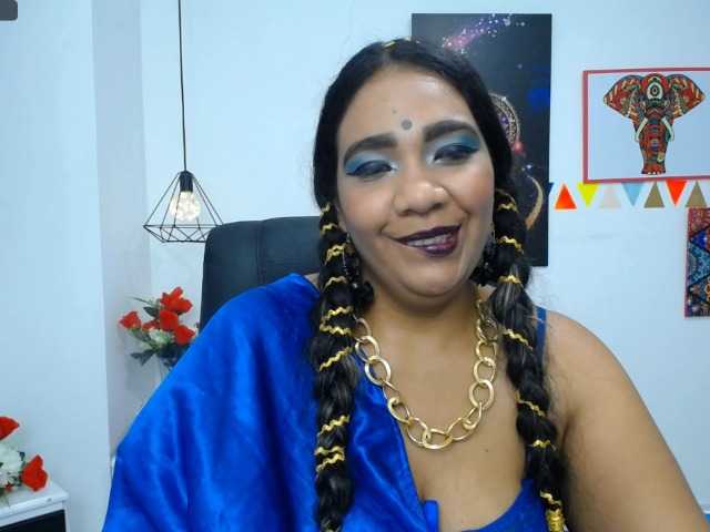 Live sex webcam photo for IndianMama #242752909