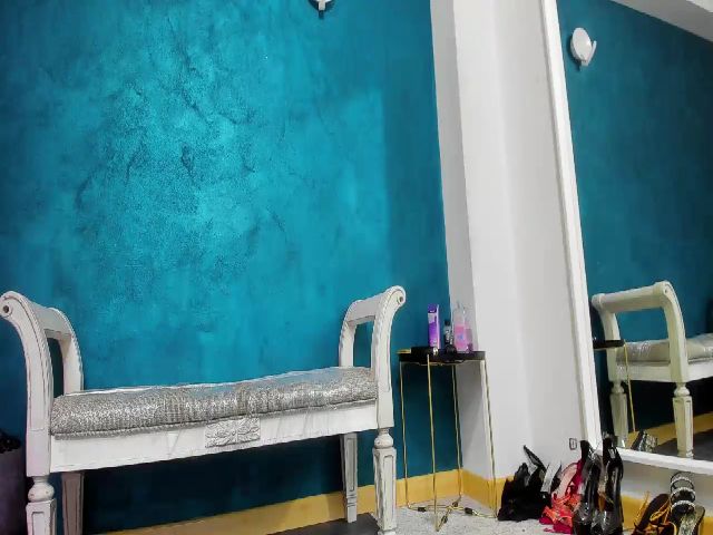 Live sex webcam photo for MayaHelen #254467864