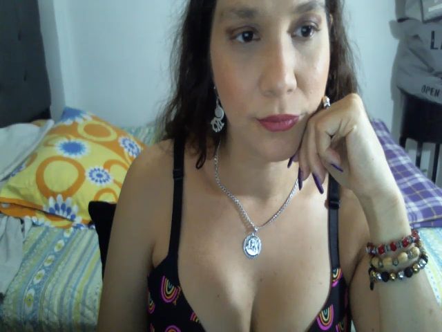 Live sex webcam photo for Sofiahenao #261639236