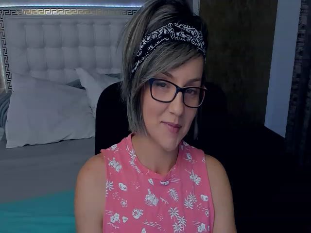 Live sex webcam photo for TiffanyRioxxx #264549345