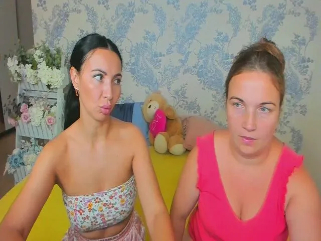 Live sex webcam photo for NikaRysa #260868357