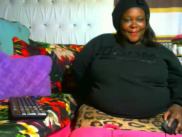 Live sex webcam photo for Queenbbw694u #253296380
