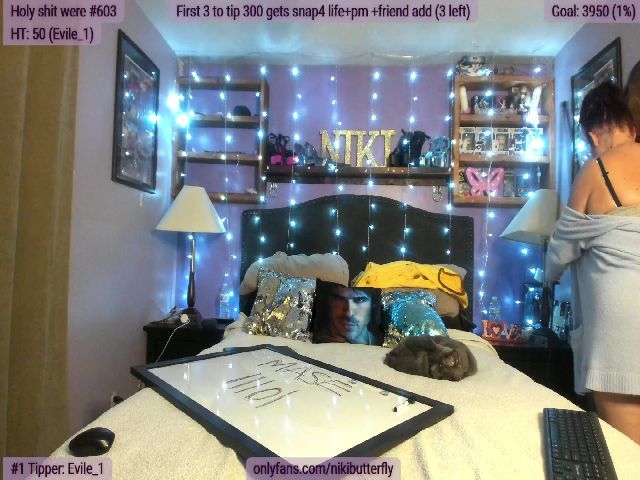 Live sex webcam photo for Nikibutterfly #256592303