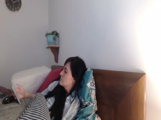 Live sex webcam photo for isabellazee2 #255788180