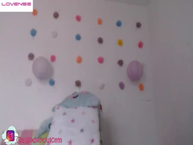 Live sex webcam photo for Em_aa #257751318