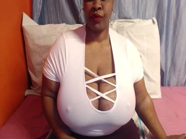 Live sex webcam photo for Sweetnozie #258529196