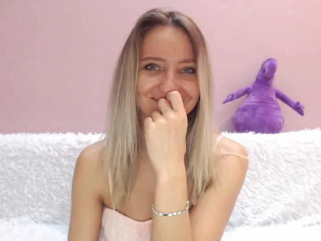 Live sex webcam photo for Gamora- #251208303