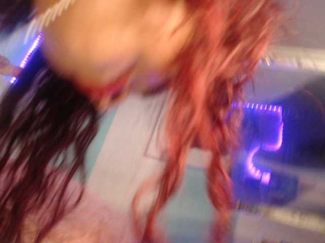 Live sex webcam photo for lucy-hot1 #241506942