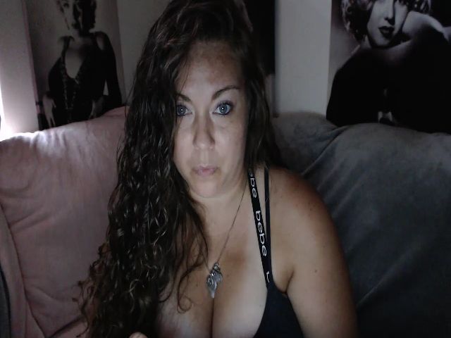 Live sex webcam photo for Kylie_Mcfly #254628181