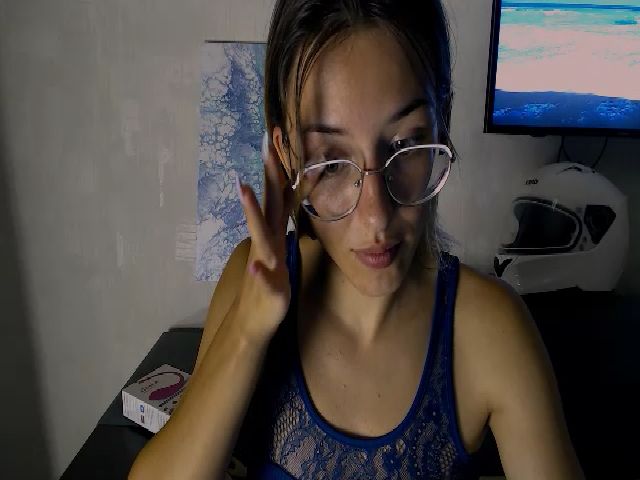 Live sex webcam photo for Blond_Vivian #256031226