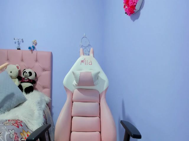 Live sex webcam photo for Mia_lambertt #265308718