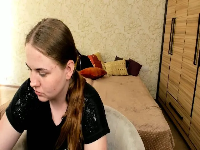 Live sex webcam photo for EllaBrix #262653885