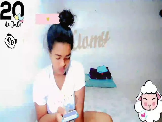 Live sex webcam photo for xxiomy_ #255701654