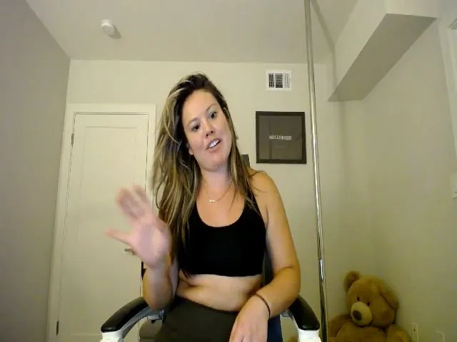 Live sex webcam photo for MissBaileyBae #255820996
