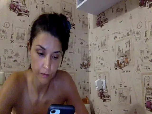Live sex webcam photo for JolyBoss #254270965