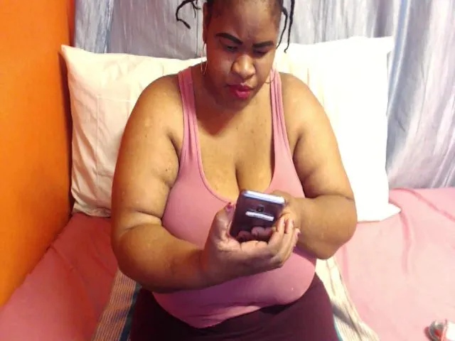 Live sex webcam photo for Sweetnozie #254763194