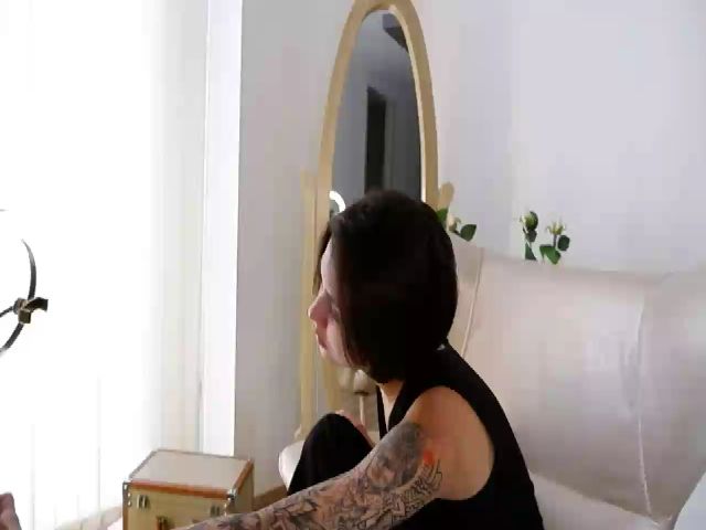 Live sex webcam photo for Anne_boleyn_ #255430609